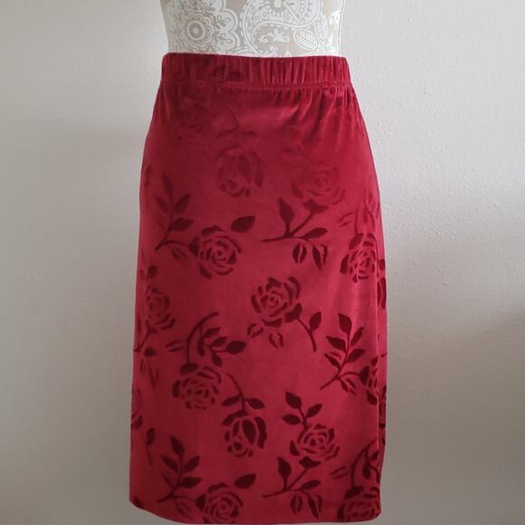 Lane Bryant Red Velvet Roses Skirt 18/20 - Picture 3 of 4